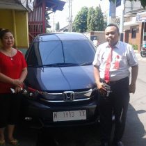 Foto Penyerahan Unit 16 Sales Marketing Mobil Dealer Honda Suthe