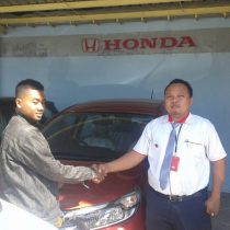 Foto Penyerahan Unit 6 Sales Marketing Mobil Dealer Honda Probolinggo Suthe